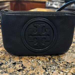 Tory Burch EUC crossbody black pebbles leather.